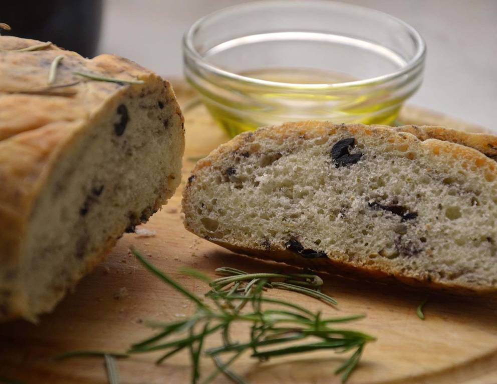Mediterranes Oliven-Rosmarinbrot Mediterranes Oliven-Rosmarinbrot