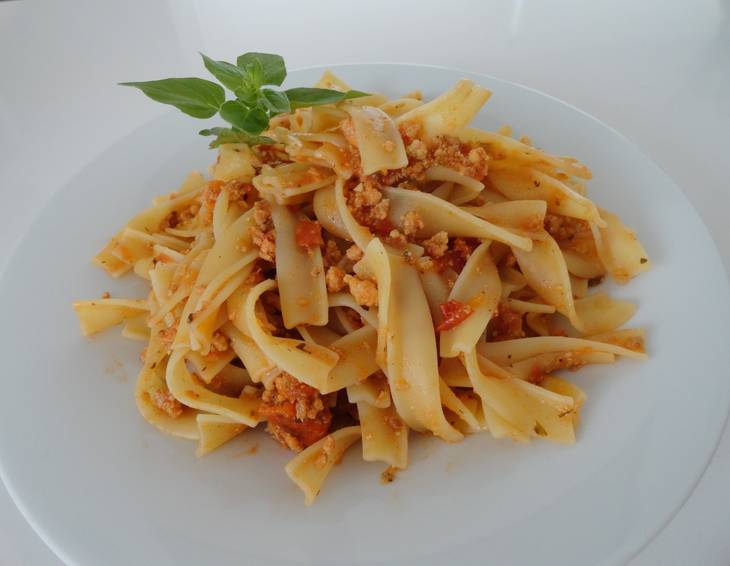 Bandnudeln mit Kalbssugo Bandnudeln mit Kalbssugo