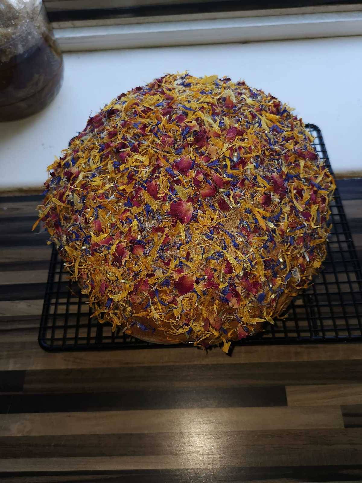 Buttermilchbrot mit Sommerblüten Rezept - ichkoche.de