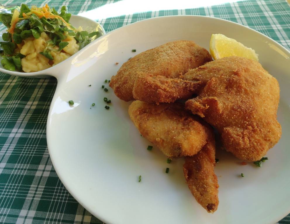 Backhendl mit Kartoffelsalat Backhendl mit Kartoffelsalat