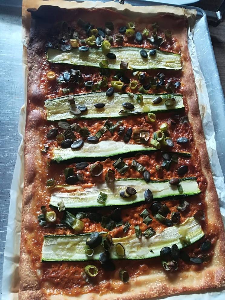 Flammkuchen mit Zucchini