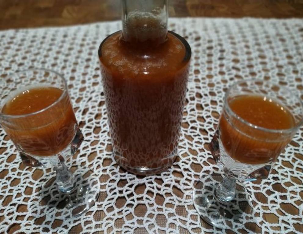 Marillen-Pfirsich-Likör Marillen-Pfirsich-Likör