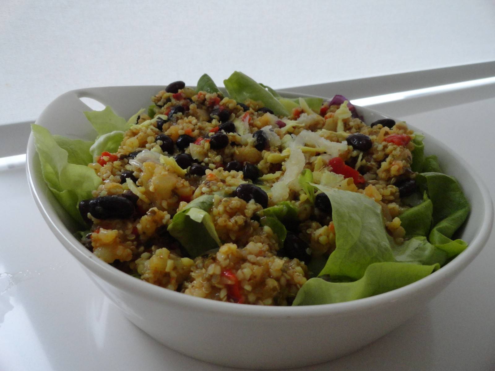 Salat von Quinoa und Schwarzen Bohnen Rezept - ichkoche.de