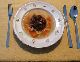 Suppe mit Kaspressknödel Suppe mit Kaspressknödel