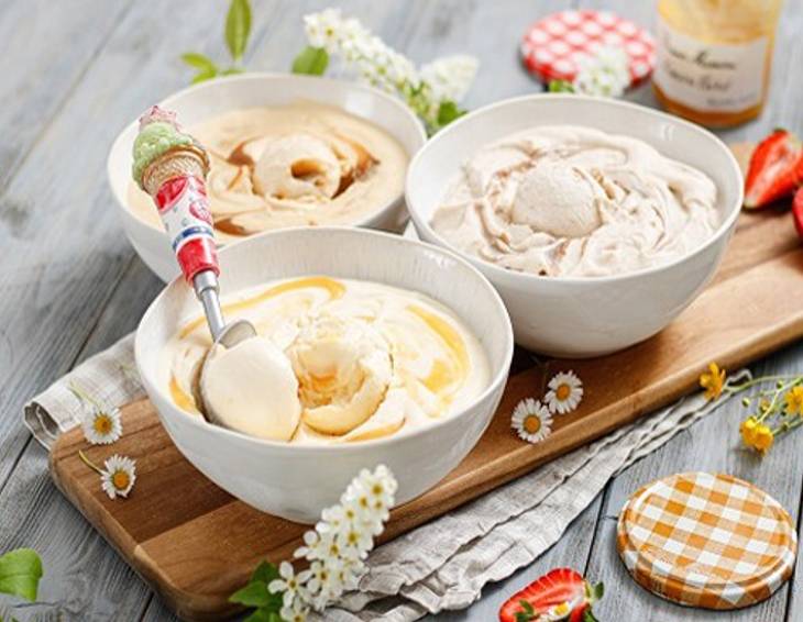 Cremiges Joghurt Eis mit Bonne Maman Cremiges Joghurt Eis mit Bonne Maman