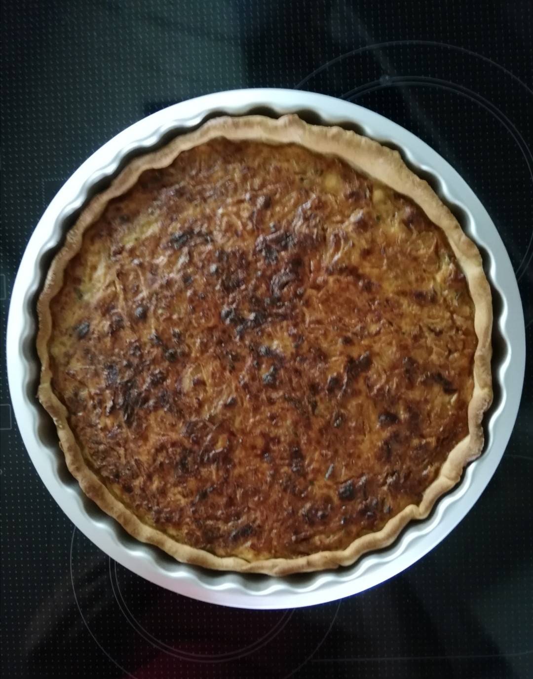 Zwiebelkuchen mit Kuchenteig