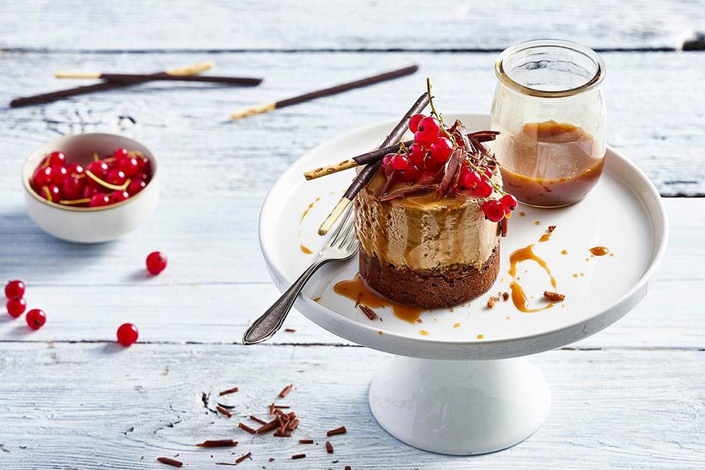 Mini-Cheesecake mit Knusperboden und Espresso