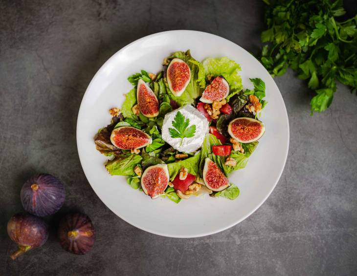 Feigensalat mit Ziegenfrischkäse Feigensalat mit Ziegenfrischkäse