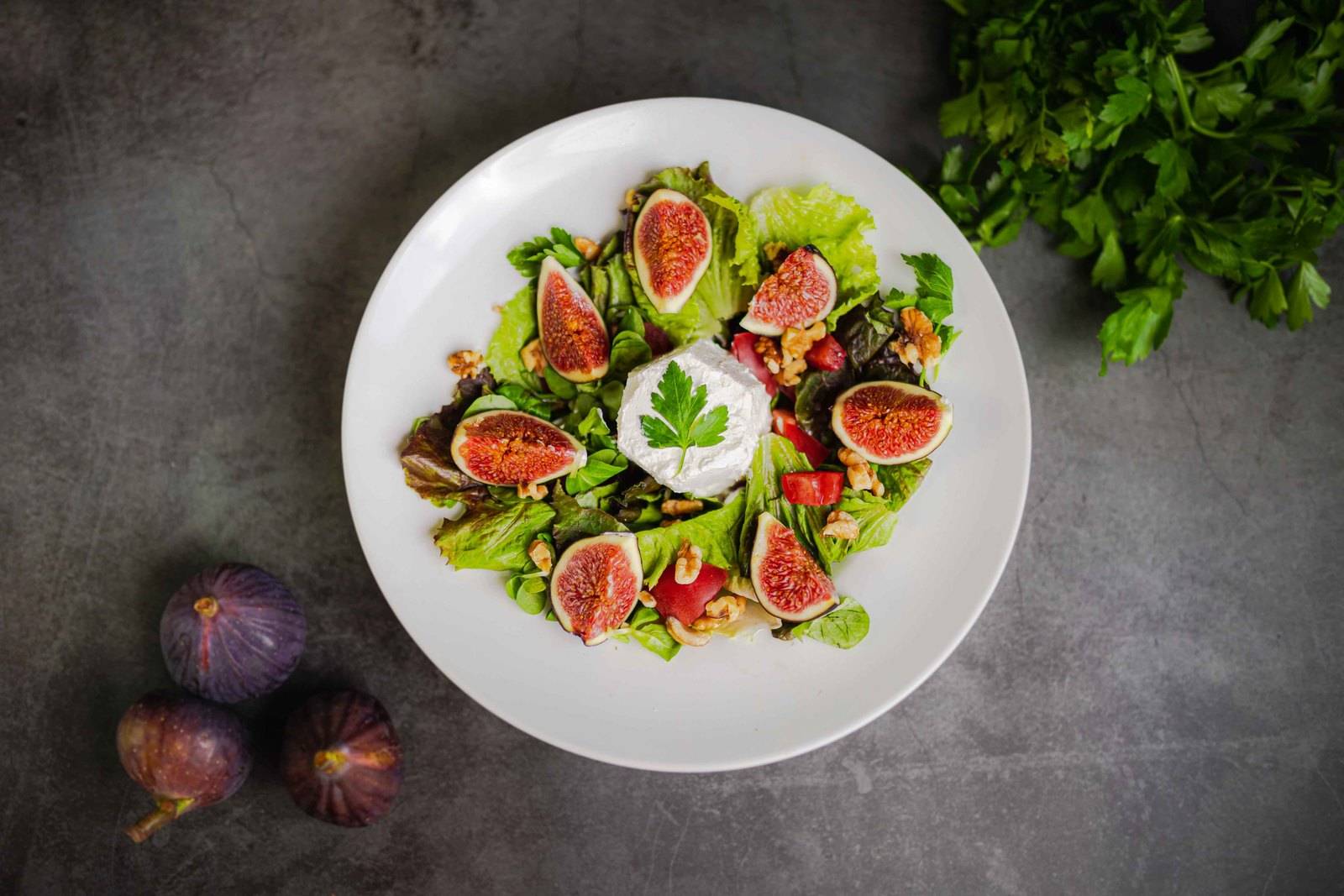 Feigensalat mit Ziegenfrischkäse Rezept - ichkoche.de Feigensalat mit Ziegenfrischkäse Rezept - ichkoche.de