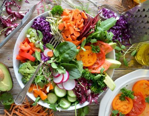 Hanföl eignet sich aufgrund seines Geschmacks für Salate