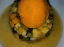 Mandarinensorbet auf exotischem Früchte-Tartare