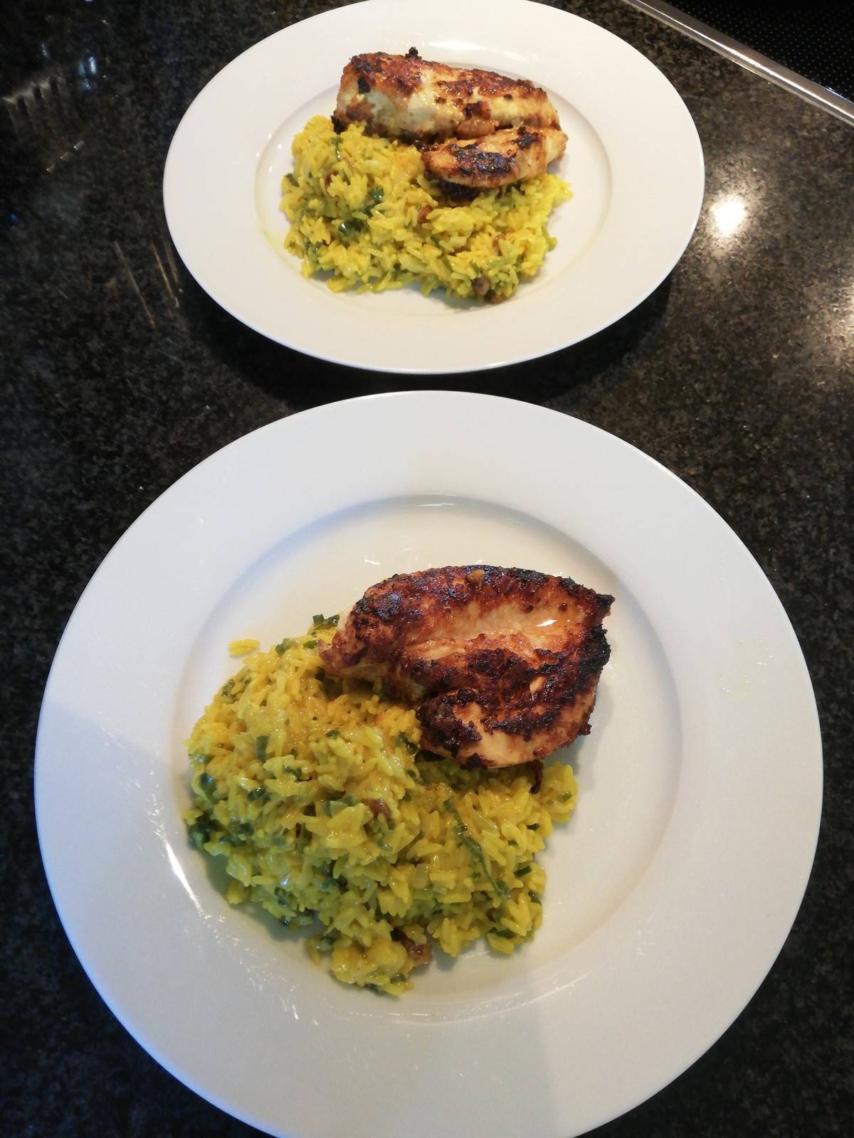 Hühnerbrüstchen mit Rosinenreis Rezept - ichkoche.de Hühnerbrüstchen mit Rosinenreis Rezept - ichkoche.de