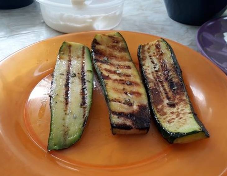 Gegrillte Zucchini Gegrillte Zucchini