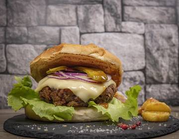 Home grilled hamburger - Hamburger selbstgemacht Home grilled hamburger - Hamburger selbstgemacht