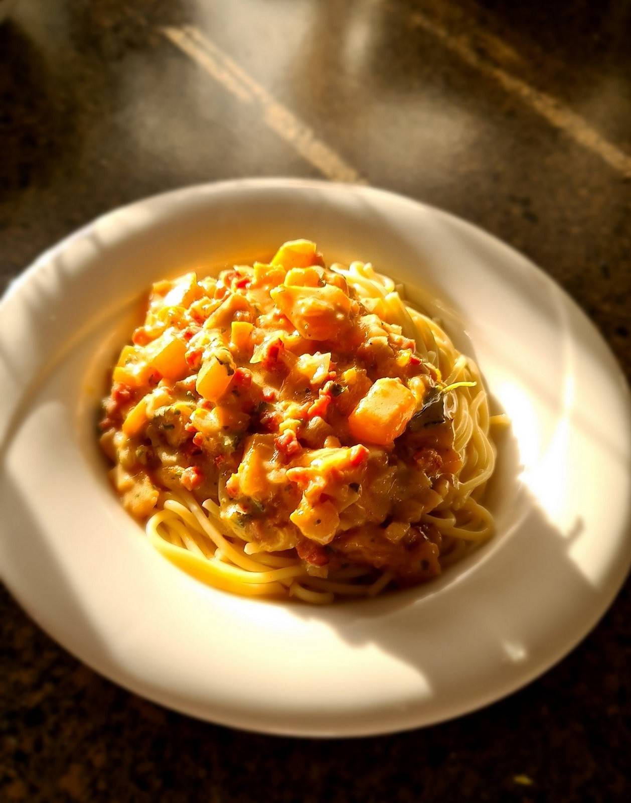 Spaghetti mit Kürbis-Speck-Sugo