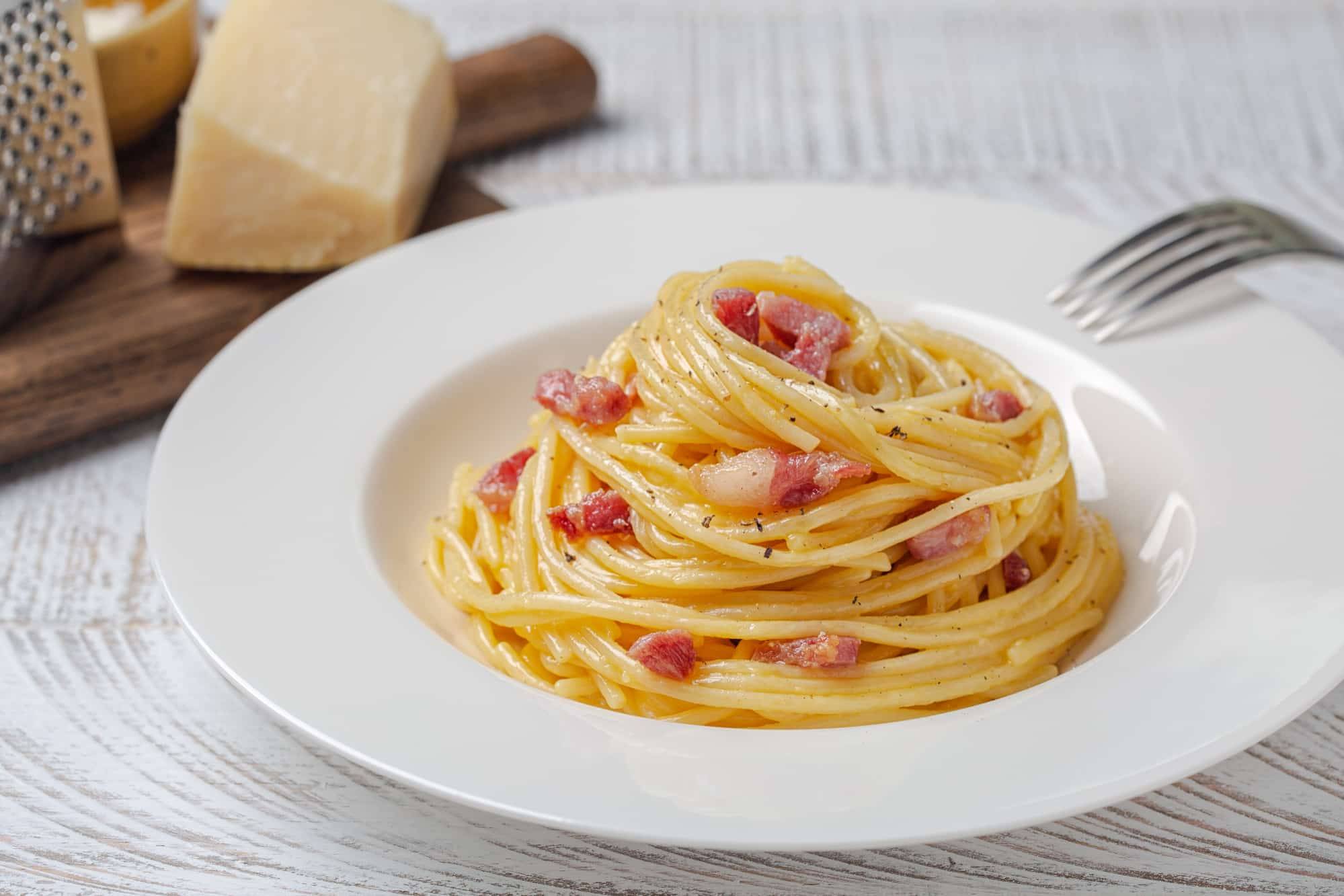 Spaghetti Carbonara mit Frühlingszwiebel Rezept - ichkoche.de