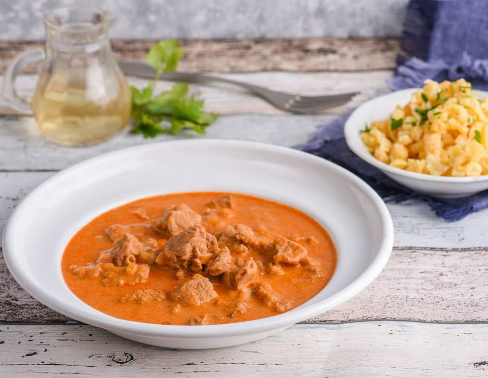 Wiener Kalbsrahmgulasch Wiener Kalbsrahmgulasch