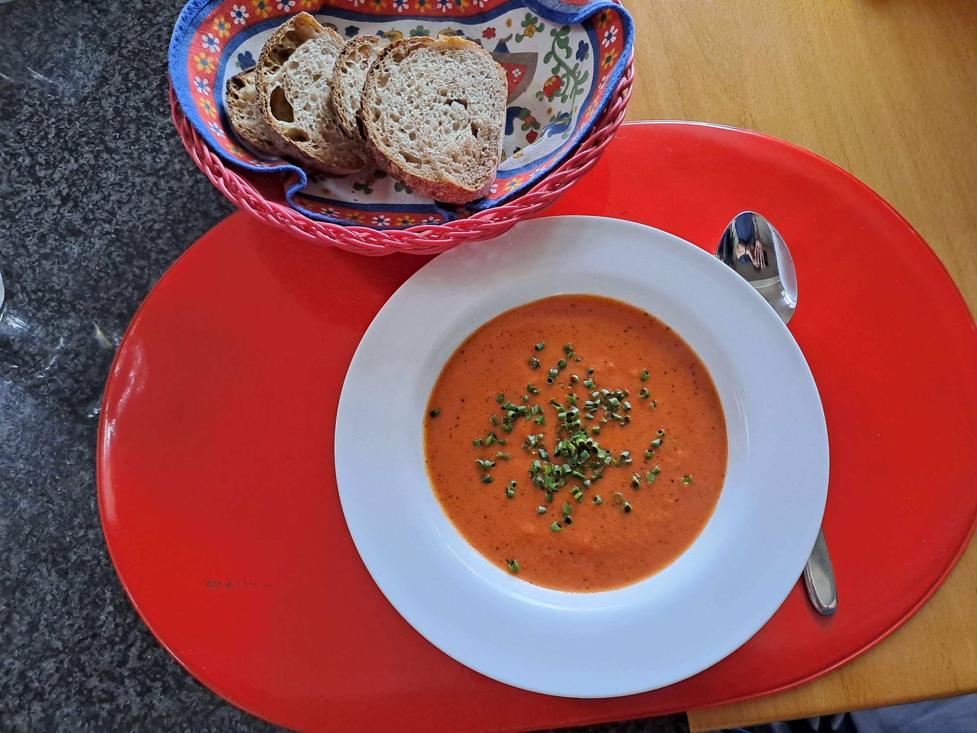 Kalte Tomatensuppe Rezept - ichkoche.de Kalte Tomatensuppe Rezept - ichkoche.de