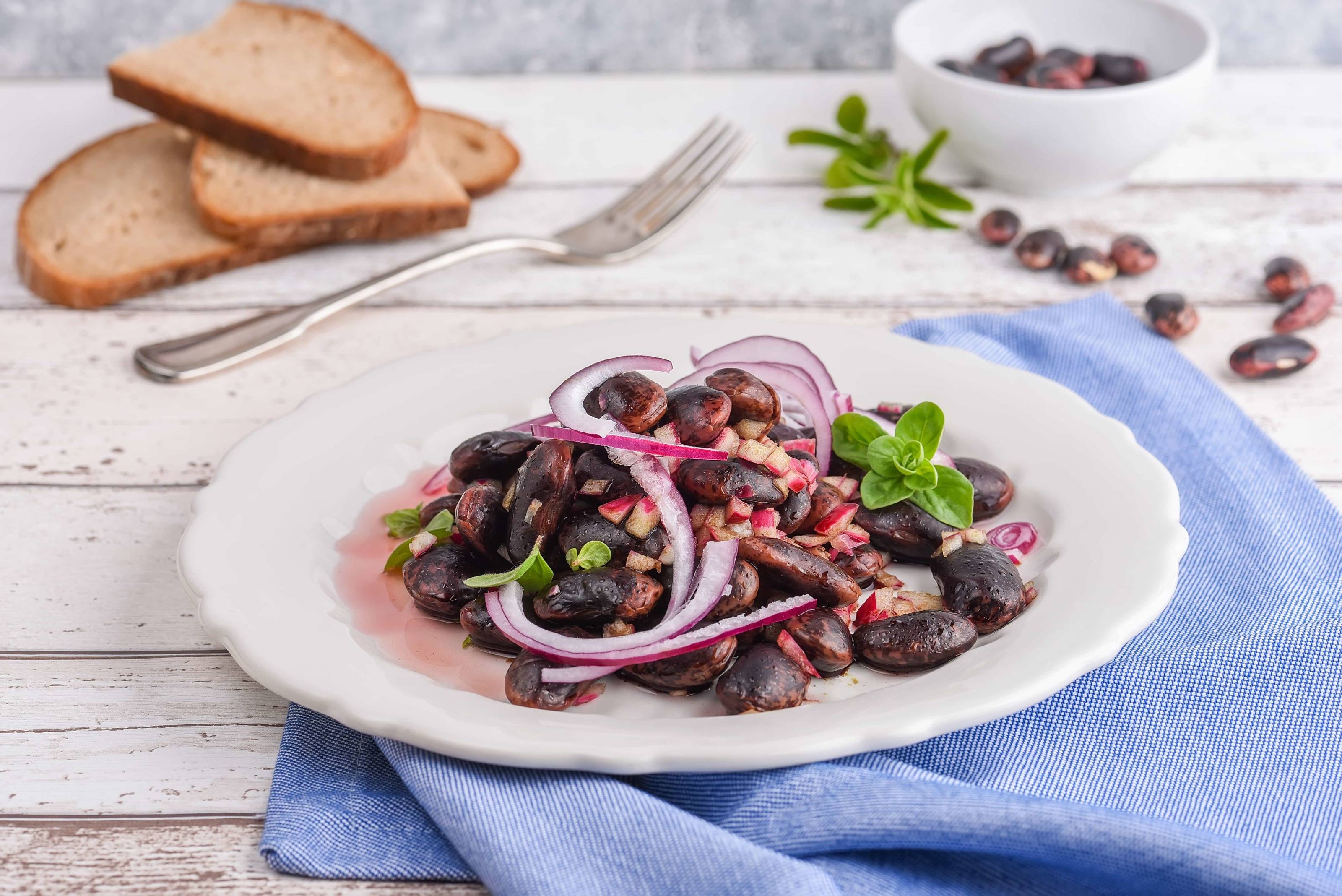 Steirischer Käferbohnensalat Rezept - ichkoche.at Steirischer Käferbohnensalat Rezept - ichkoche.at