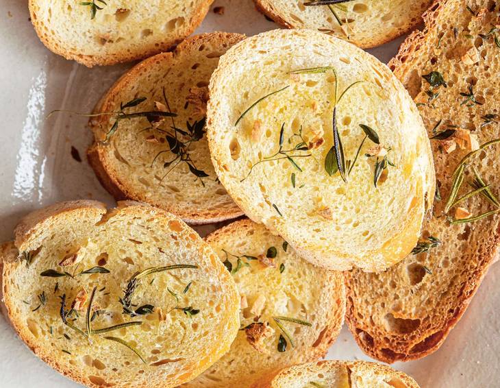 Knuspriges Knoblauchbrot nach Christina Bauer Knuspriges Knoblauchbrot nach Christina Bauer