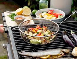 Grillgemüse aus dem Frittierkorb Grillgemüse aus dem Frittierkorb