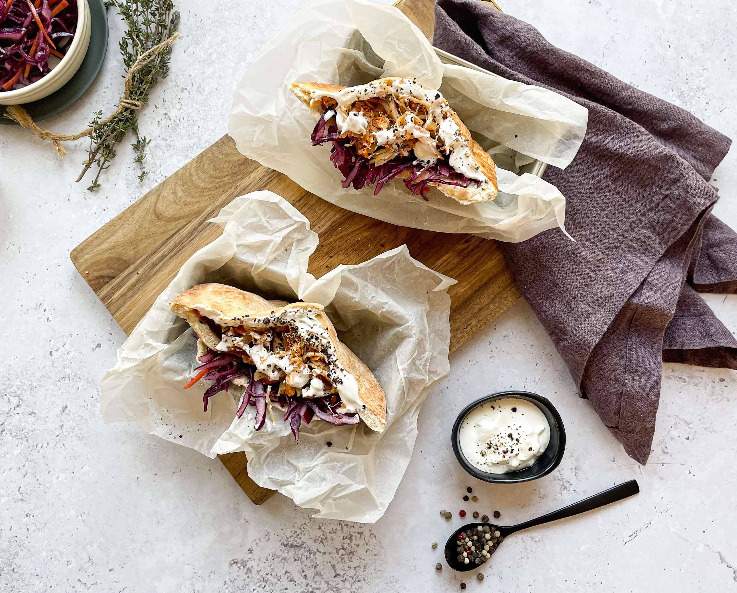 Pulled-Chicken Sandwich mit Coleslaw