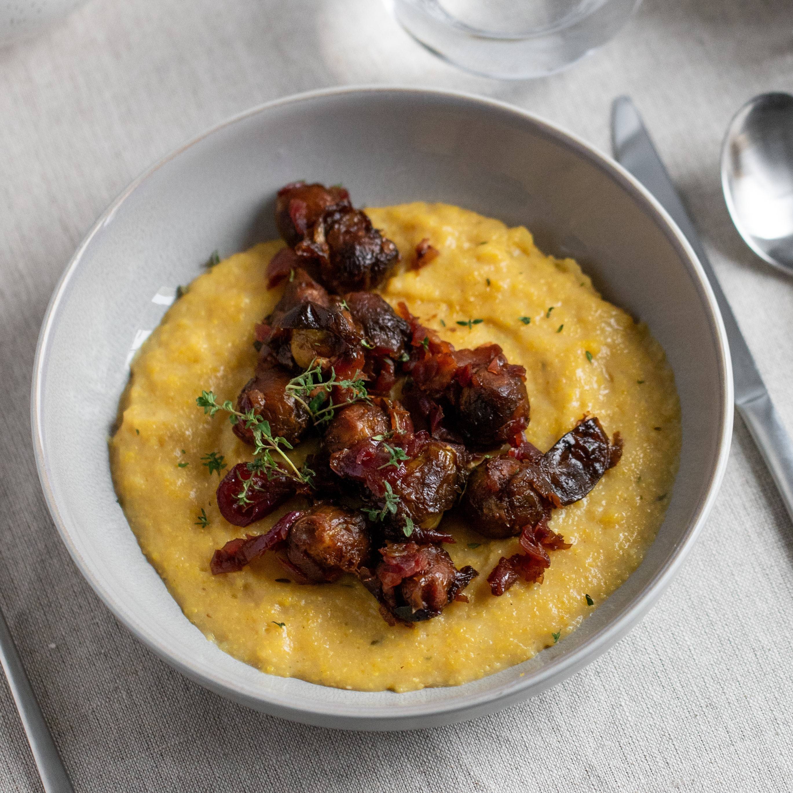 Balsamico-Kohlsprossen auf cremiger Polenta Rezept - ichkoche.at Balsamico-Kohlsprossen auf cremiger Polenta Rezept - ichkoche.at