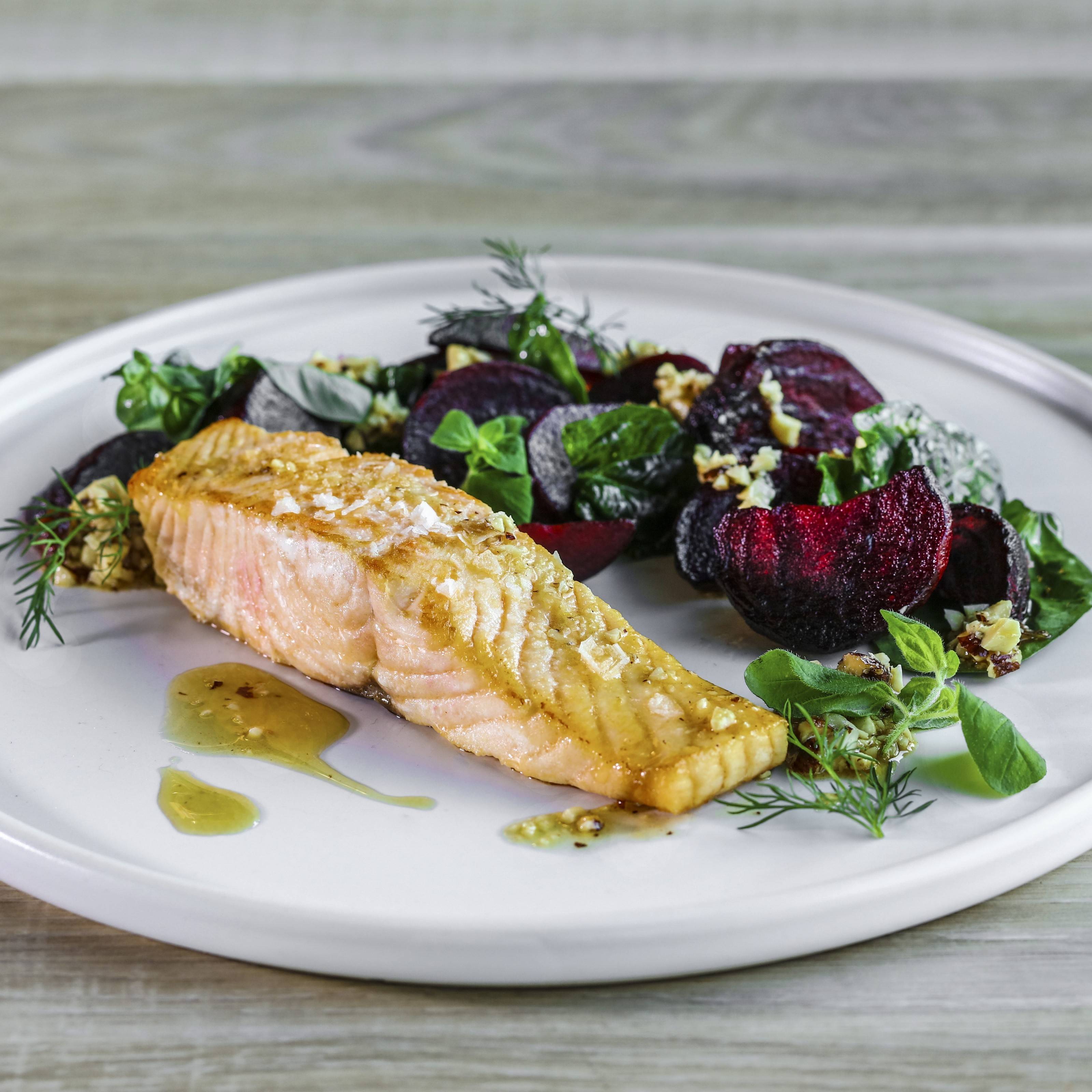 Kabeljaufilet mit Süßkartoffelpüree und Spinat Rezept - ichkoche.at Kabeljaufilet mit Süßkartoffelpüree und Spinat Rezept - ichkoche.at