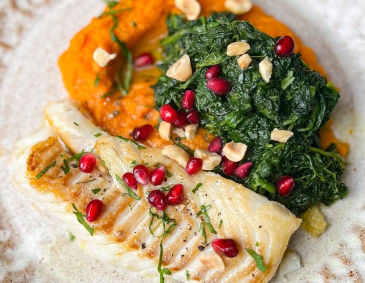 Kabeljaufilet mit Süßkartoffelpüree und Spinat Kabeljaufilet mit Süßkartoffelpüree und Spinat