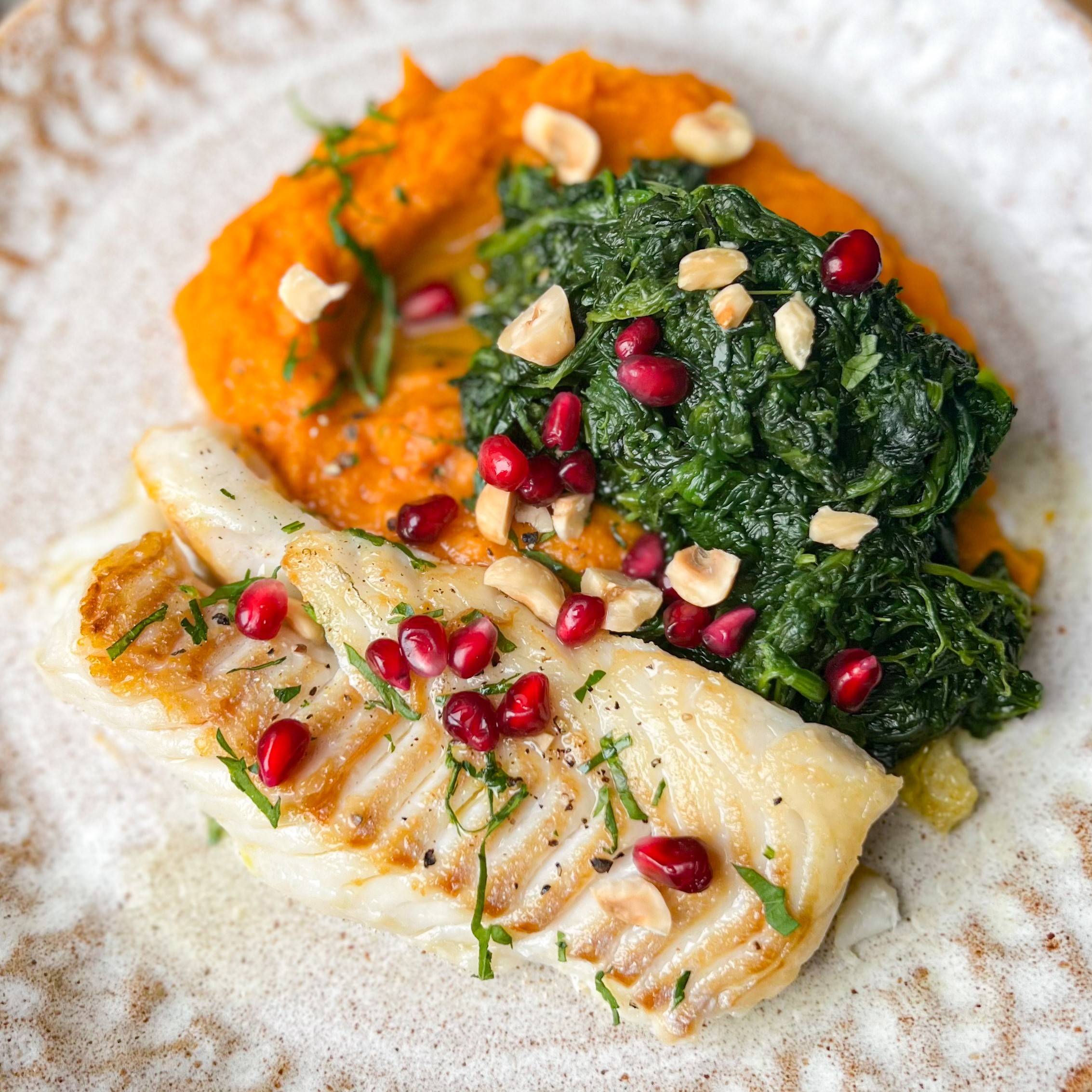 Kabeljaufilet mit Süßkartoffelpüree und Spinat Rezept - ichkoche.at Kabeljaufilet mit Süßkartoffelpüree und Spinat Rezept - ichkoche.at