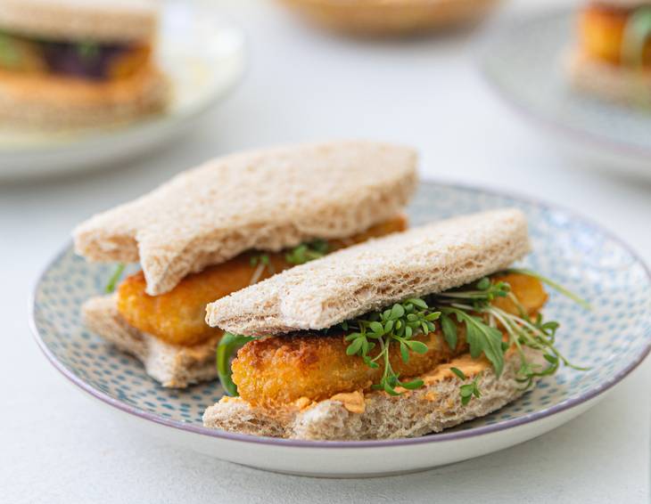 Fischstäbchen-Brötchen mit Frischkäse Fischstäbchen-Brötchen mit Frischkäse