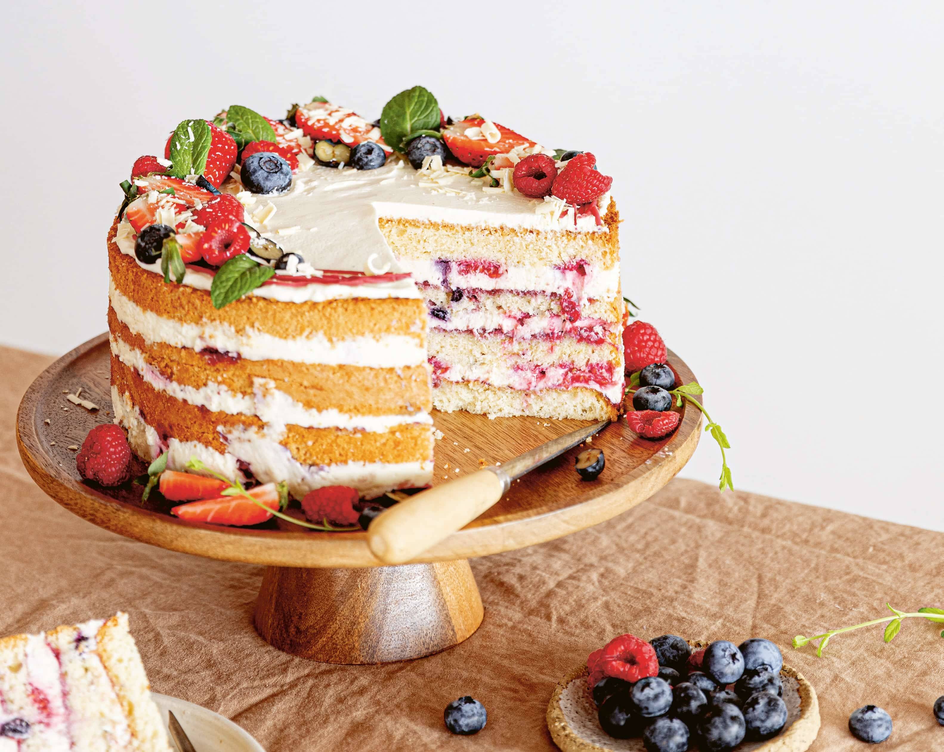 Waldfrucht-Naked-Cake von Christina Bauer