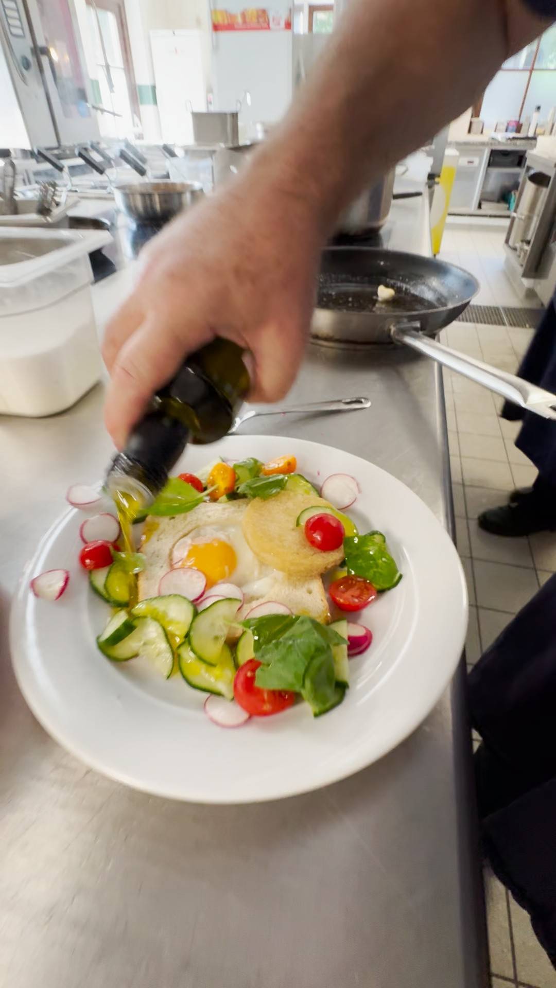 Sepp, was machst du? Das Frühstück!