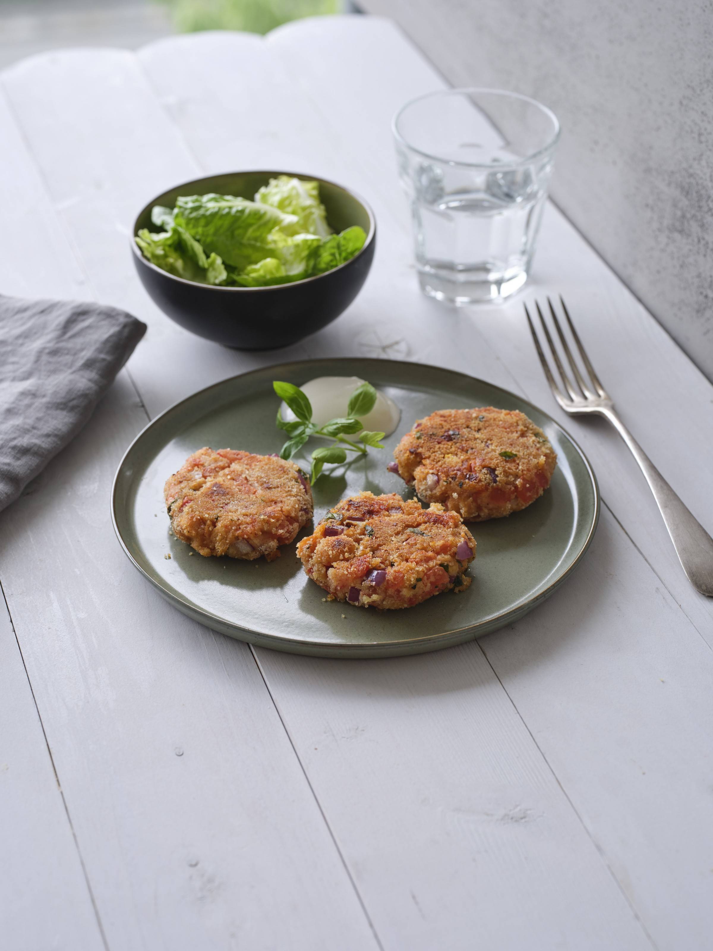 Knusprige Tomaten-Weißbrot-Laibchen