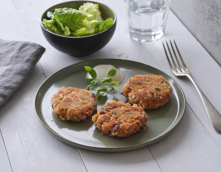 Knusprige Tomaten-Weißbrot-Laibchen Knusprige Tomaten-Weißbrot-Laibchen