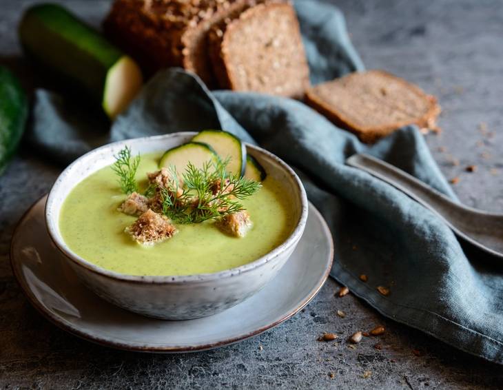 Zucchinicremesuppe mit Dill Zucchinicremesuppe mit Dill