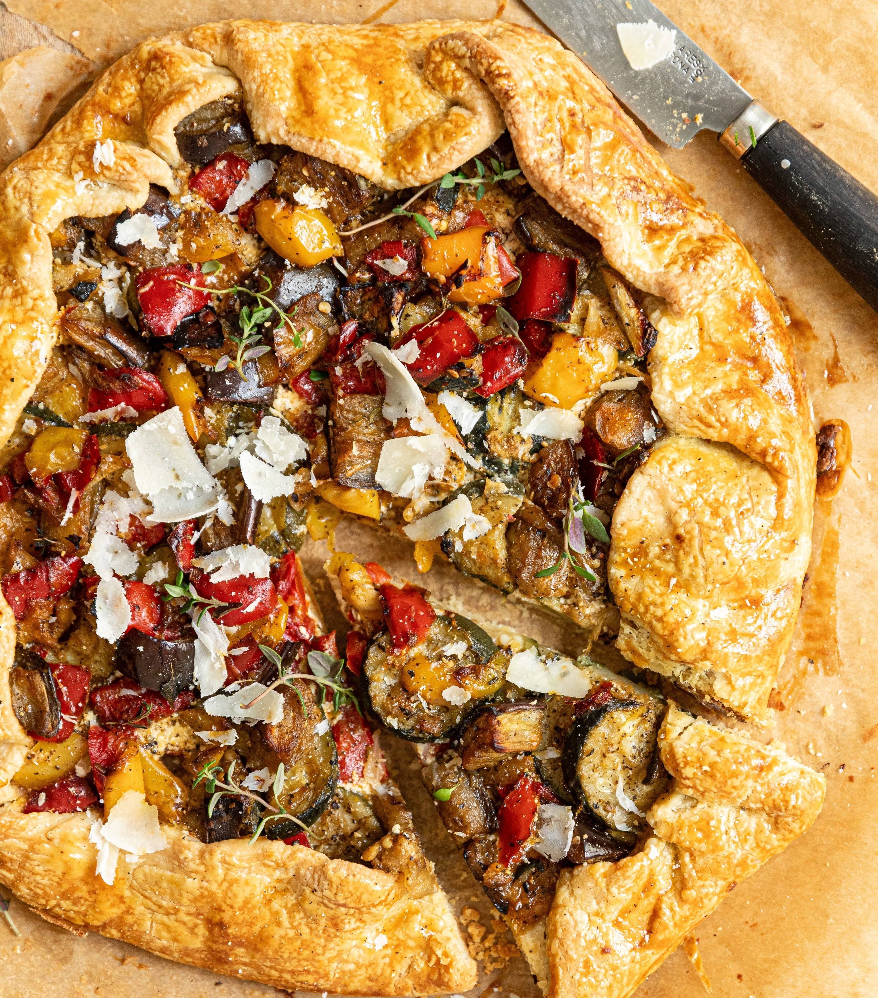 Röstgemüse Galette mit Frischkäse und Thymian
