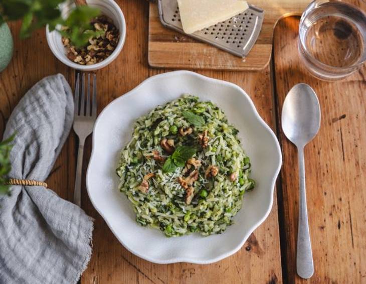 Blitzrisotto mit Kochsalat mit Erbsen Blitzrisotto mit Kochsalat mit Erbsen