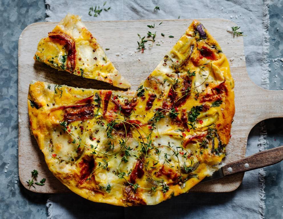 Frittata mit Mozzarella und Speck