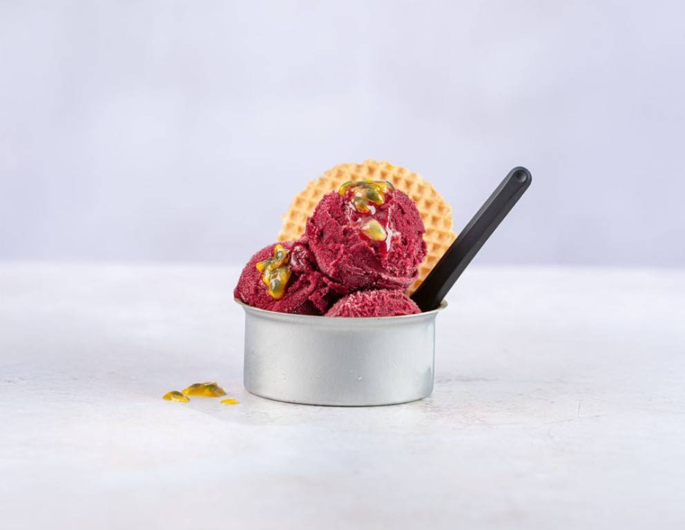 Maracuja-Holunderbeere-Eis