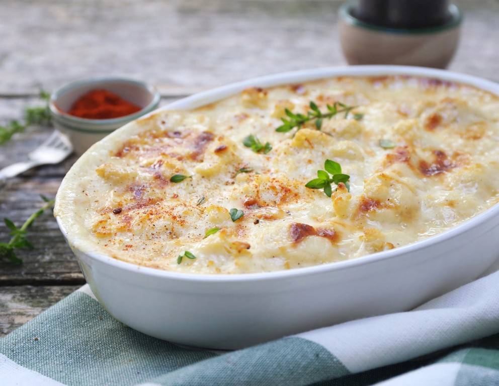 Karfiol-Auflauf mit Bergkäse und Schnittlauchsauce aus der Heißluftfritteuse