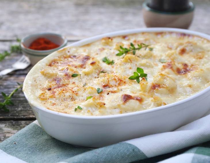 Karfiol-Auflauf mit Bergkäse und Schnittlauchsauce aus der Heißluftfritteuse Karfiol-Auflauf mit Bergkäse und Schnittlauchsauce aus der Heißluftfritteuse