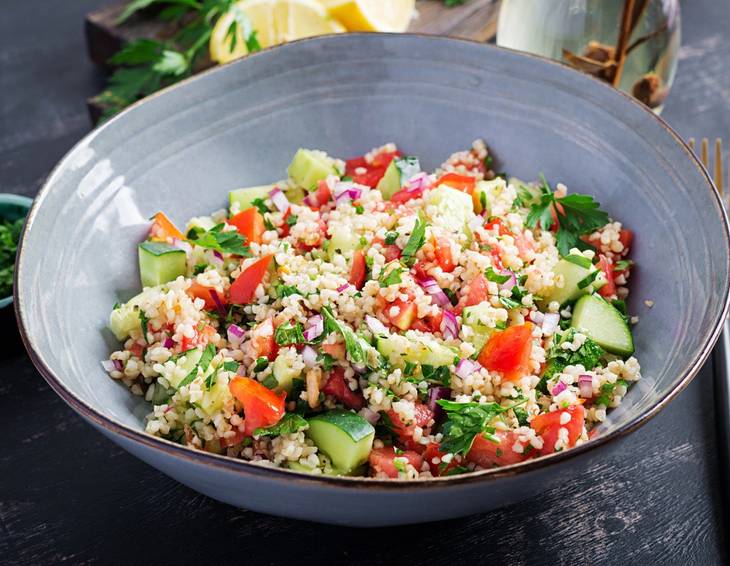 Taboulé – Bulgursalat mit frischen Kräutern Taboulé – Bulgursalat mit frischen Kräutern