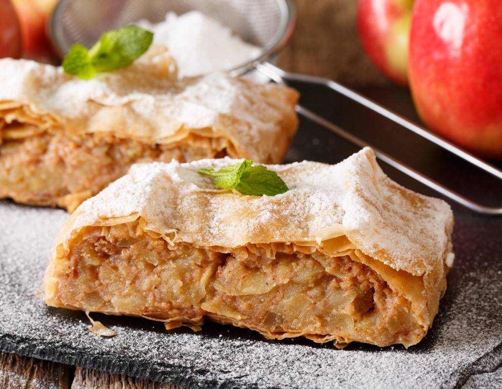 Apfelstrudel mit Blätterteig Rezept - ichkoche.at Apfelstrudel mit Blätterteig Rezept - ichkoche.at