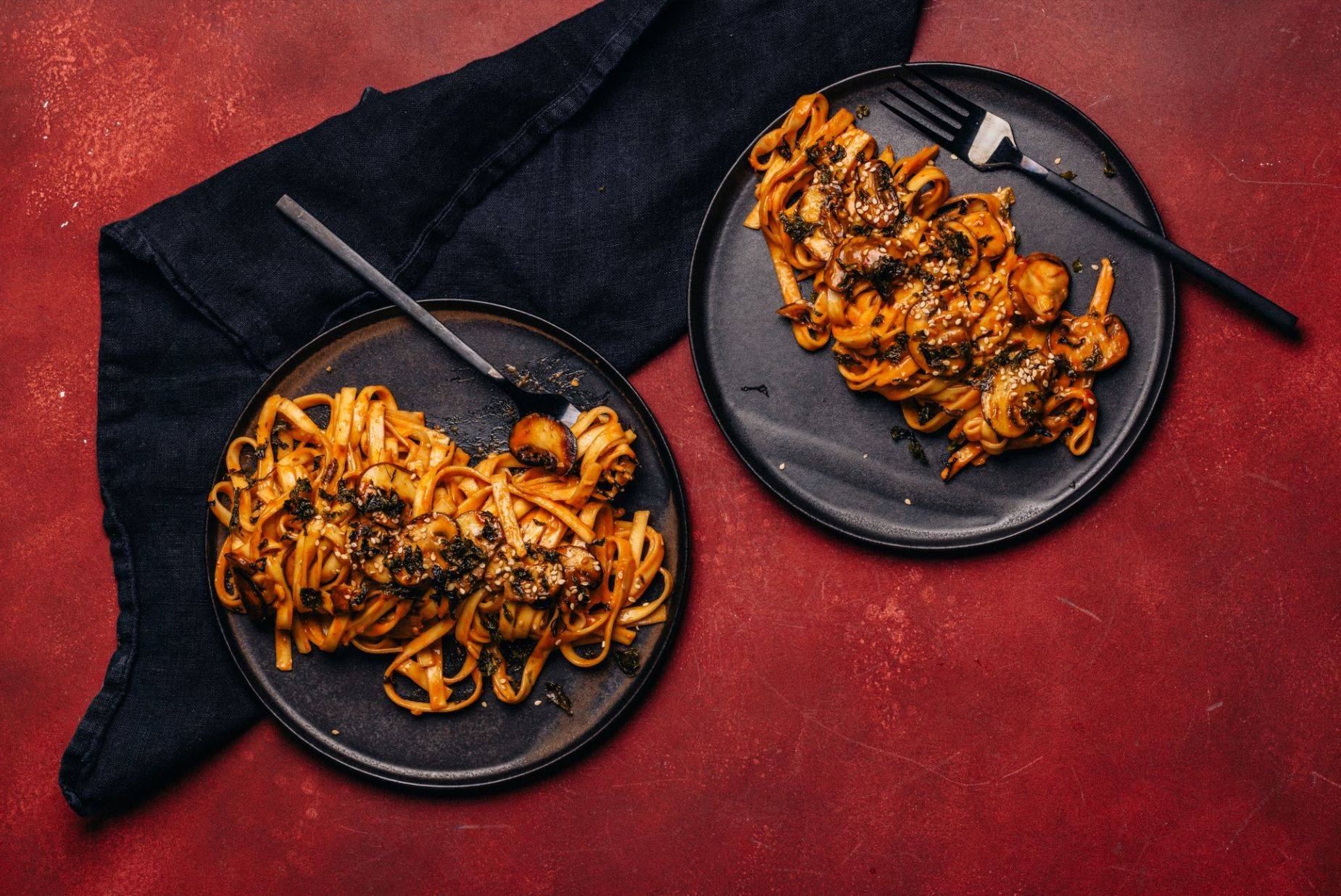 Spicy Udon Nudeln mit Champignons