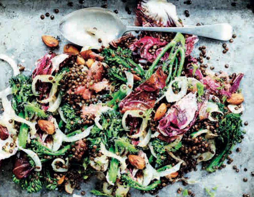 Belugalinsen in lauwarmem Salat