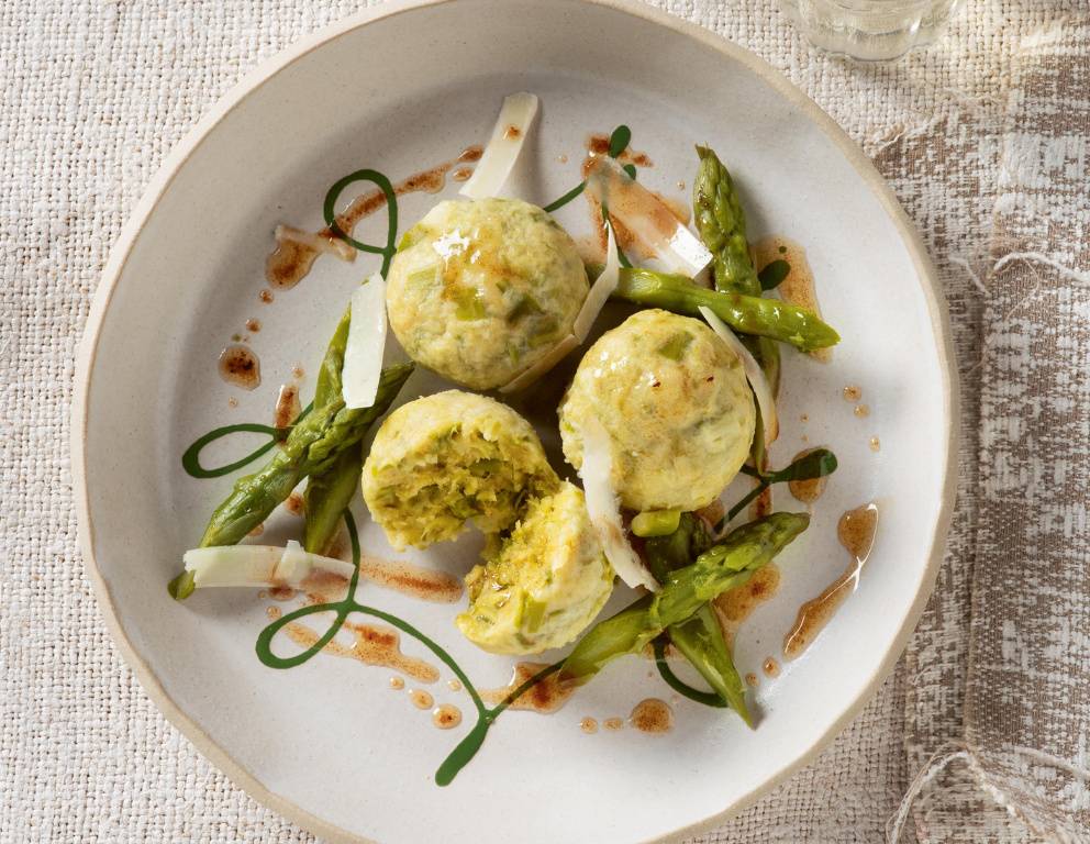 Spargelknödel mit Parmesan und brauner Butter