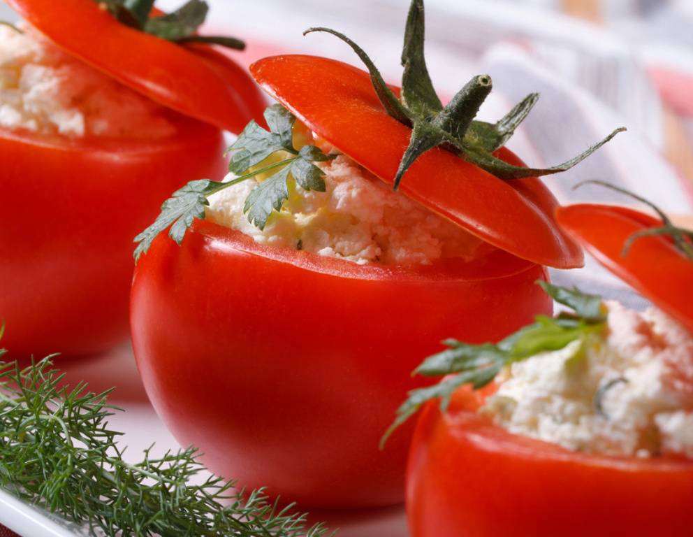 Gefüllte Tomaten mit Schafkäse