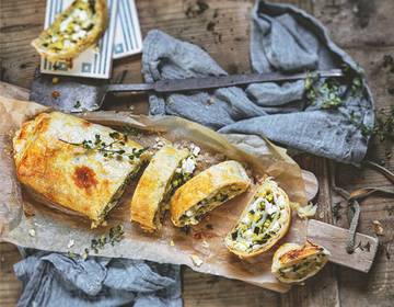 Zucchinistrudel mit Schafkäse Zucchinistrudel mit Schafkäse