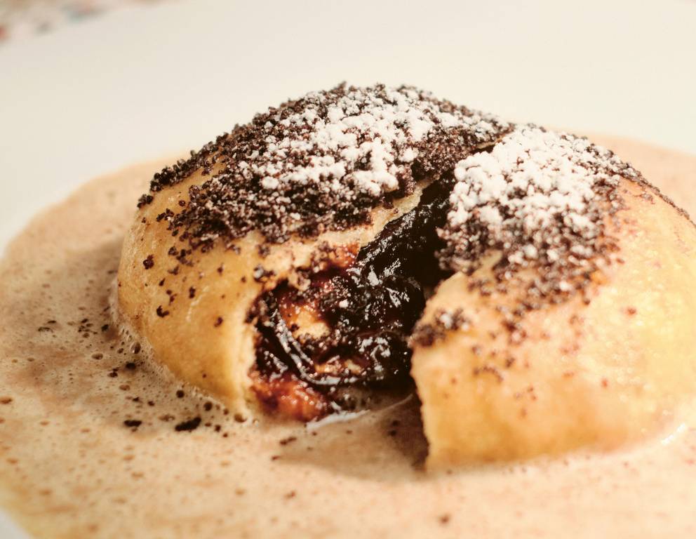 Germknödel mit Powidl-Vanillesauce